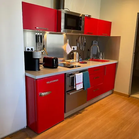 Appartement mignon calme douillet ascenseur clim étage élevé proche parking et toutes commodités au coeur du Toulon historique Esterno foto