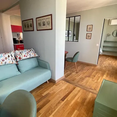 Appartement mignon calme douillet ascenseur clim étage élevé proche parking et toutes commodités au coeur du Toulon historique Esterno foto