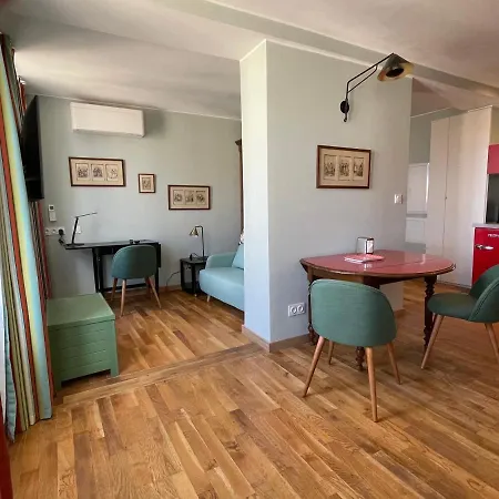 Appartement mignon calme douillet ascenseur clim étage élevé proche parking et toutes commodités au coeur du Toulon historique Esterno foto