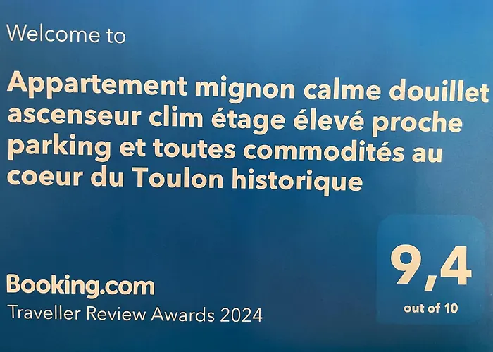 Appartement mignon calme douillet ascenseur clim étage élevé proche parking et toutes commodités au coeur du Toulon historique