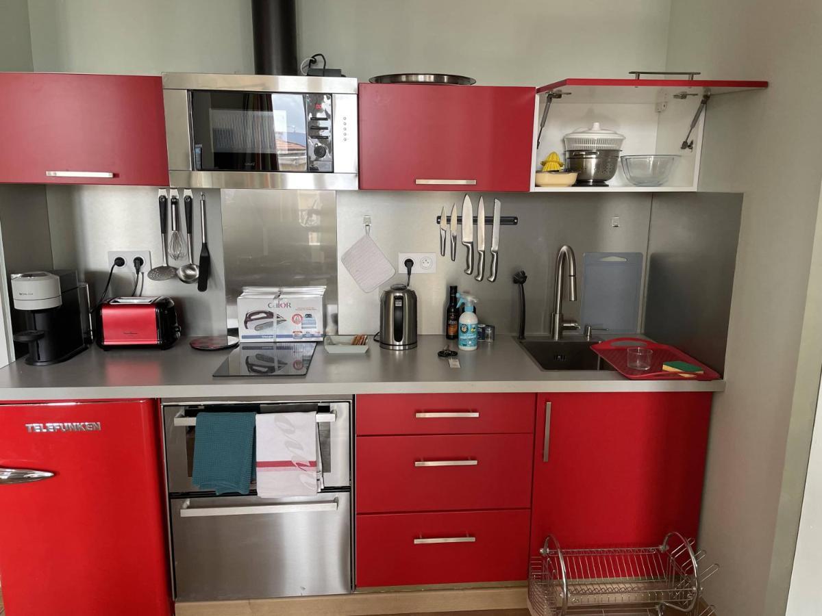 Mignon Calme Douillet Ascenseur Clim Etage Eleve Proche Parking Et Toutes Commodites Au Coeur Du Historique Apartamento