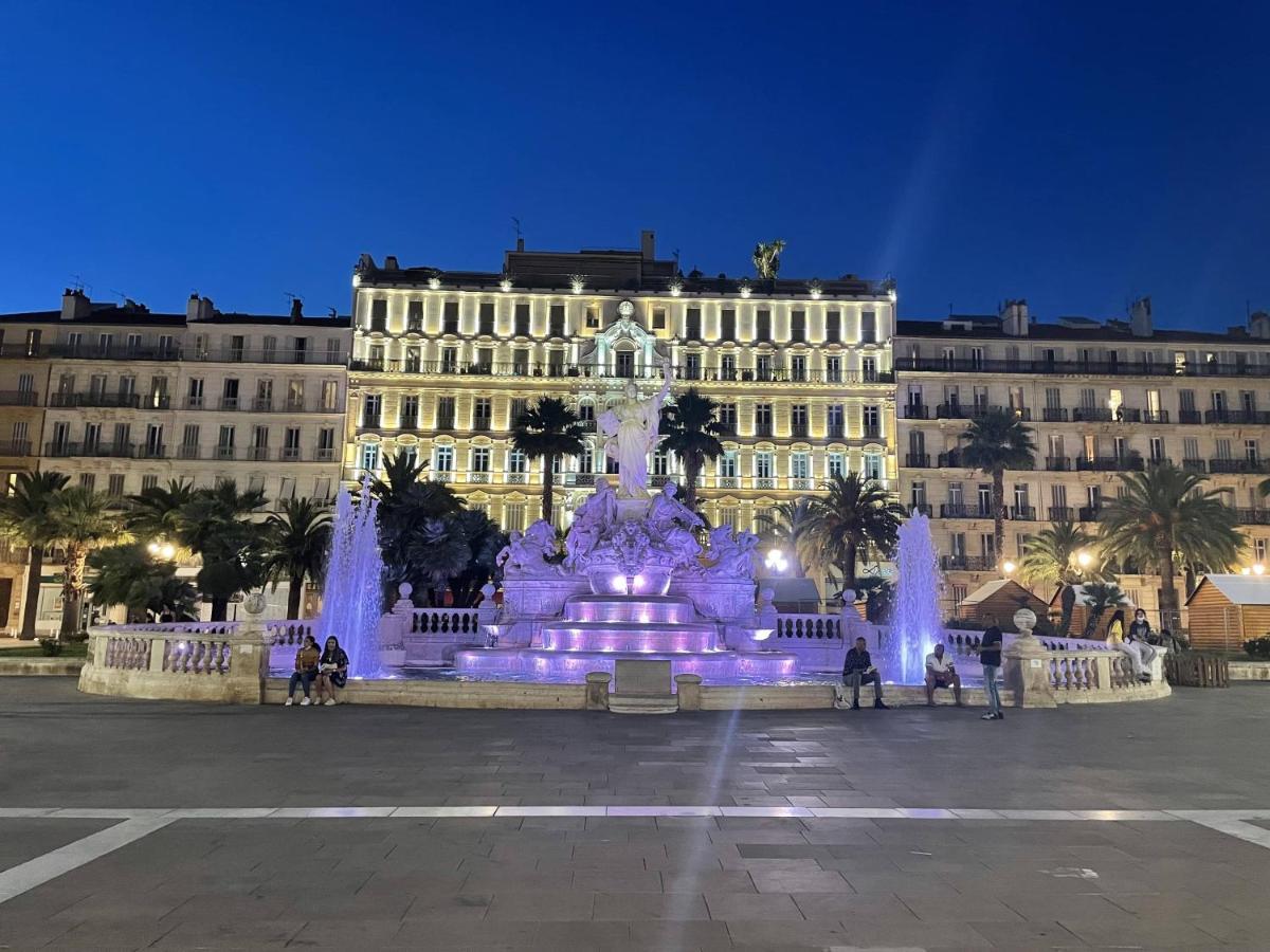 Mignon Calme Douillet Ascenseur Clim étage élevé Proche Parking Et Toutes Commodités Au Coeur Du Historique Appartement Toulon
